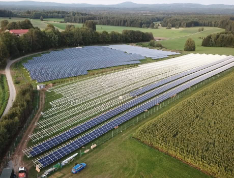 "Large solar farm on agricultural land, generating renewable energy while preserving farmland use. ARC Renewables helps UK farmers and landowners maximise income through sustainable solar energy solutions.